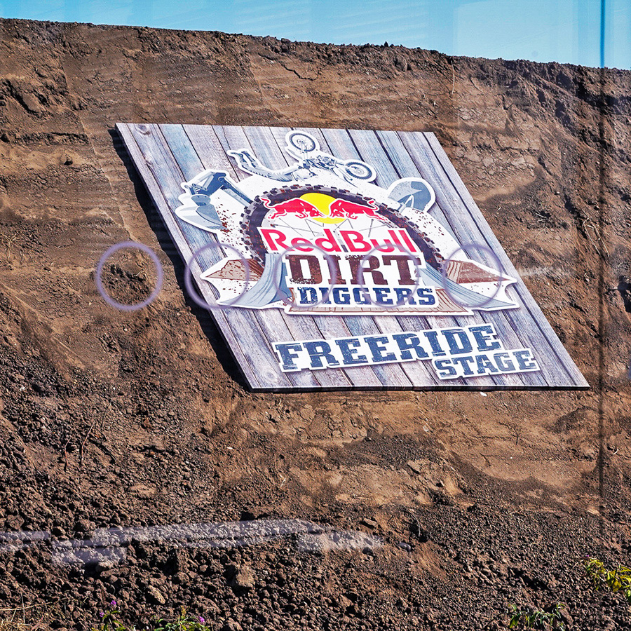 Red Bull Dirt Diggers und die weltweit besten FMX Rider