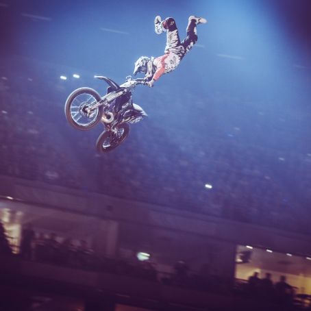 NIGHT OF THE JUMPS byBENOTT 43