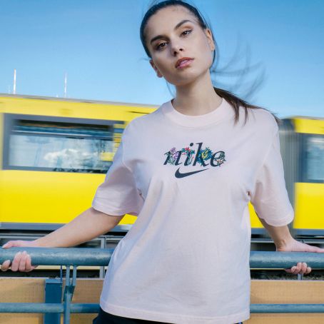 155 DEFSHOP Nike Shooting by BEN OTT 30. Mai 2021 Ben Ott  DC S5