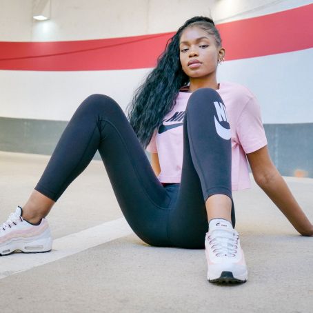 160 DEFSHOP Nike Shooting by BEN OTT 30. Mai 2021 Ben Ott  DC S5