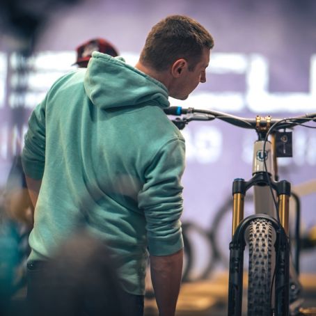 11 watz up cycling world  r  ben ott film 16. maerz